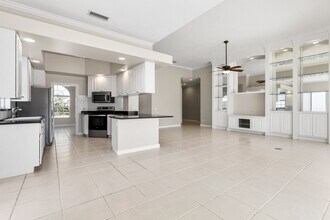 3928 Valentia Way in Naples, FL - Building Photo - Building Photo