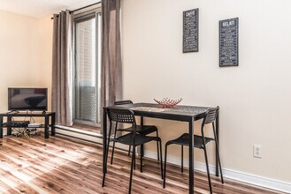 190 Bd René-Lévesque E, Unit SI ID1298118P in Montréal, QC - Building Photo - Building Photo