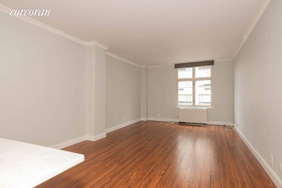 188 E 70th St-Unit -: 8D in New York, NY - Building Photo