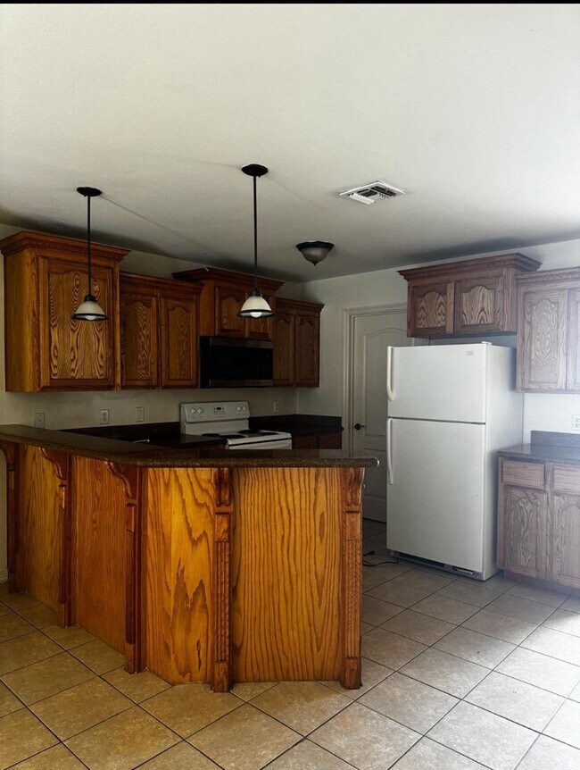 1208 W Fig Ave in Pharr, TX - Building Photo - Building Photo