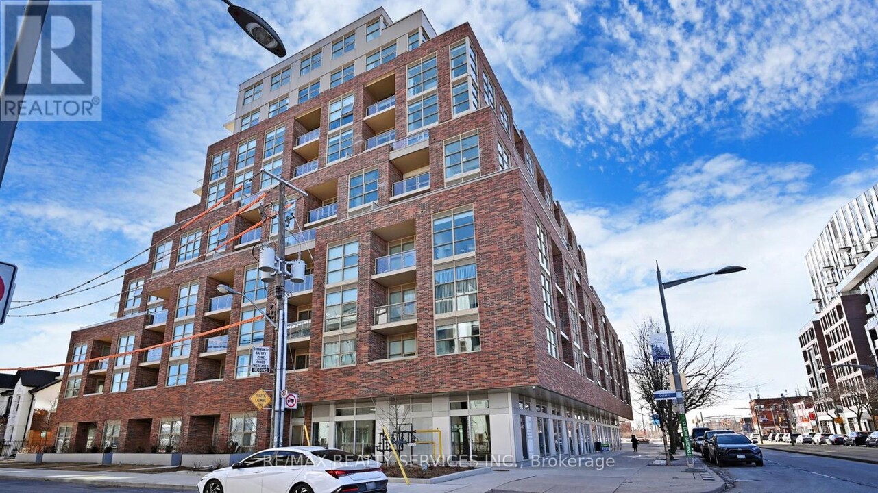 102-1787 ST CLAIR Ave in Toronto, ON - Building Photo