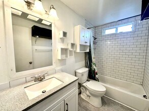 4121 N Juneau St in Portland, OR - Building Photo - Building Photo