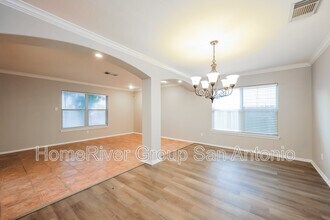 8207 Donley Pond in San Antonio, TX - Building Photo - Building Photo