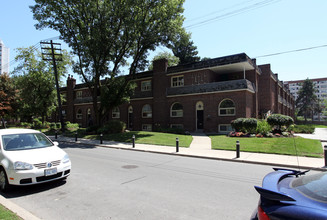 Balliol Townhouses in Toronto, ON - Building Photo - Building Photo