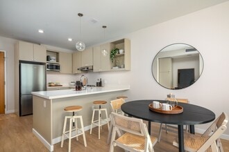 Park East in Los Angeles, CA - Building Photo - Building Photo