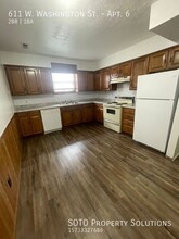 611 W Washington St in Jackson, MO - Building Photo - Building Photo
