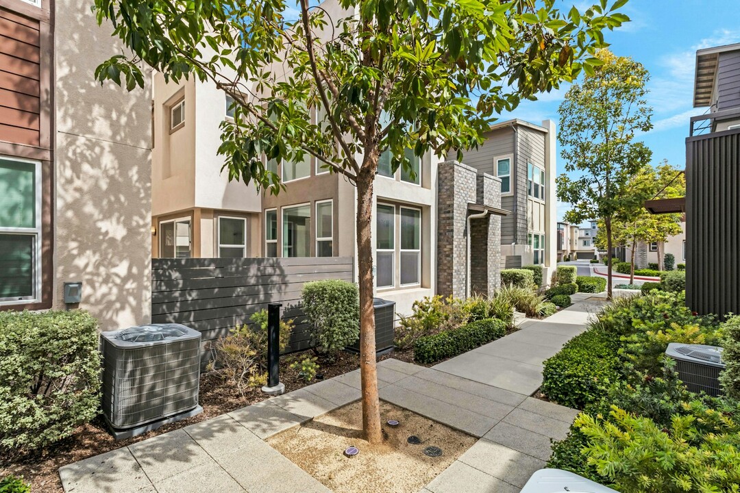 2055 Element Way in Chula Vista, CA - Building Photo