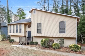 6712 Songwood Dr in Austell, GA - Foto de edificio - Building Photo