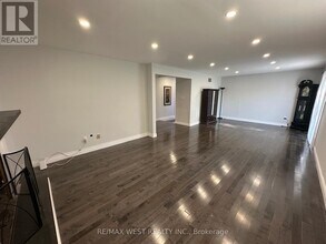 437 Woodbridge Ave in Vaughan, ON - Building Photo - Building Photo