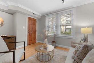 612 14th Pl NE, Unit 2 in Washington, DC - Building Photo - Building Photo