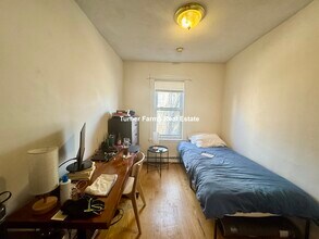 3 Warwick St, Unit 2F in Boston, MA - Foto de edificio - Building Photo