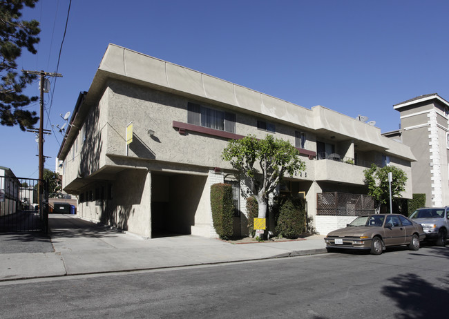 4225 Vineland Ave in North Hollywood, CA - Foto de edificio - Building Photo