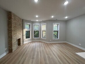 423 W Belden Ave, Unit 428-06 in Chicago, IL - Building Photo - Building Photo