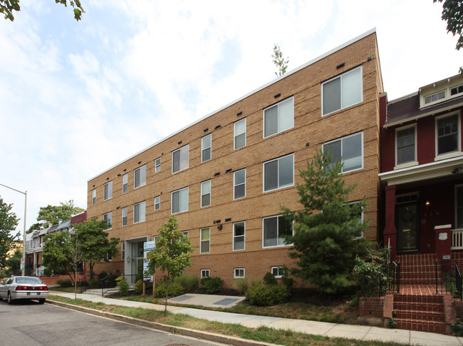 420 16th St SE in Washington, DC - Building Photo - Building Photo