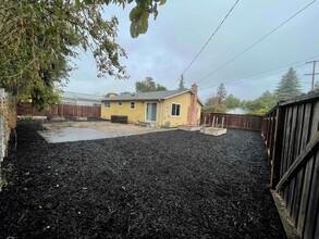 18070 Mulberry Ave in Sonoma, CA - Building Photo - Building Photo