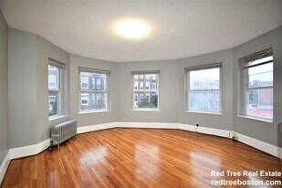 83 Glenville Ave, Unit 1 in Boston, MA - Building Photo
