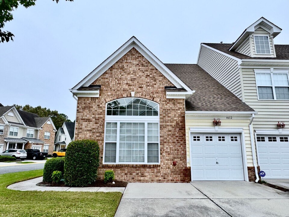 4612 Plumstead Dr in Virginia Beach, VA - Building Photo