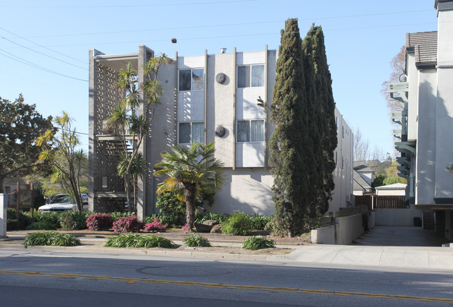 Hillside Manor Apartments in Burlingame, CA - Building Photo - Building Photo