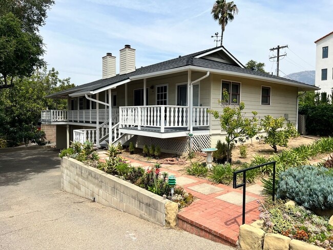 property at 118 W Pedregosa St