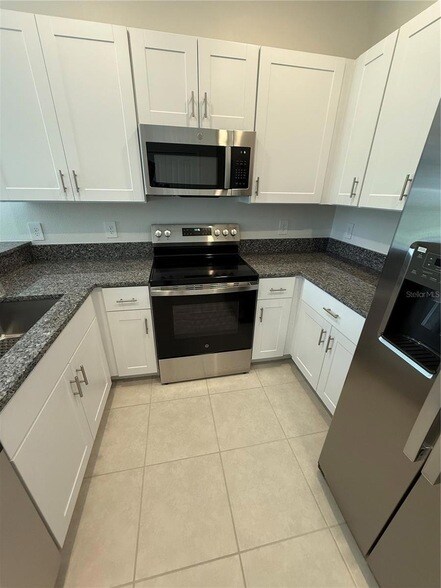 9271 Bonita Mar Dr in Parrish, FL - Building Photo - Building Photo