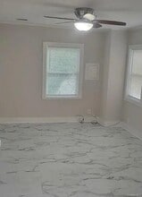 406 Main St in Brookhaven, NY - Building Photo - Building Photo