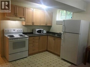 2111 Countrystone Pl in Kitchener, ON - Building Photo - Building Photo