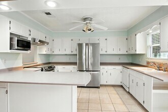 24 Cinderella Ln NW in Fort Walton Beach, FL - Building Photo - Building Photo