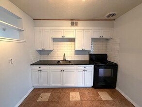 3310 New England St in Sarasota, FL - Building Photo - Building Photo