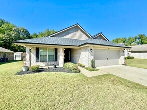 8437 Grayce Dr in Southaven, MS - Building Photo - Building Photo