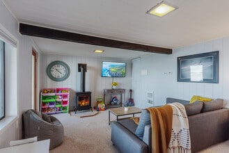 2038 S Breezy Point Rd, Unit SI ID1035858P in Camano, WA - Foto de edificio - Building Photo