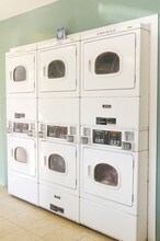 Grosvenor North Townhomes in Pontiac, MI - Foto de edificio - Building Photo