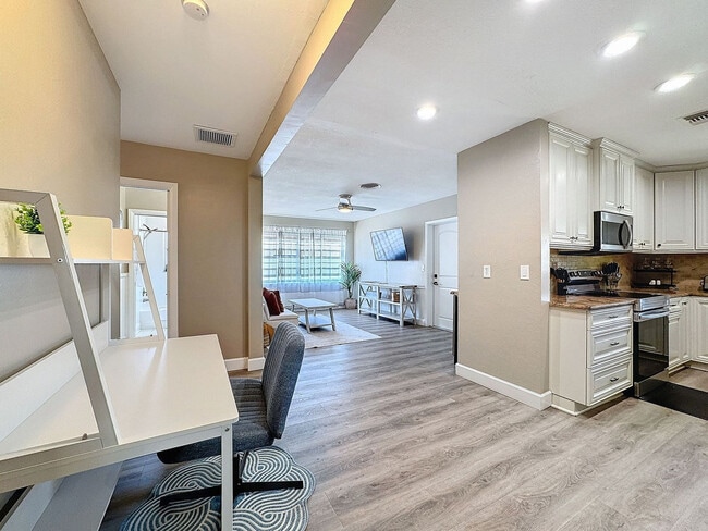 1465 Satsuma St in Clearwater, FL - Building Photo - Building Photo