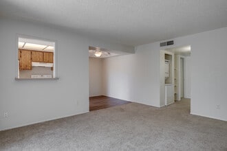 Sierra Walk in Glendale, AZ - Building Photo - Interior Photo