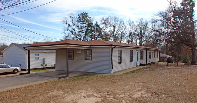 205 Morton Ave in Simpsonville, SC - Building Photo - Building Photo