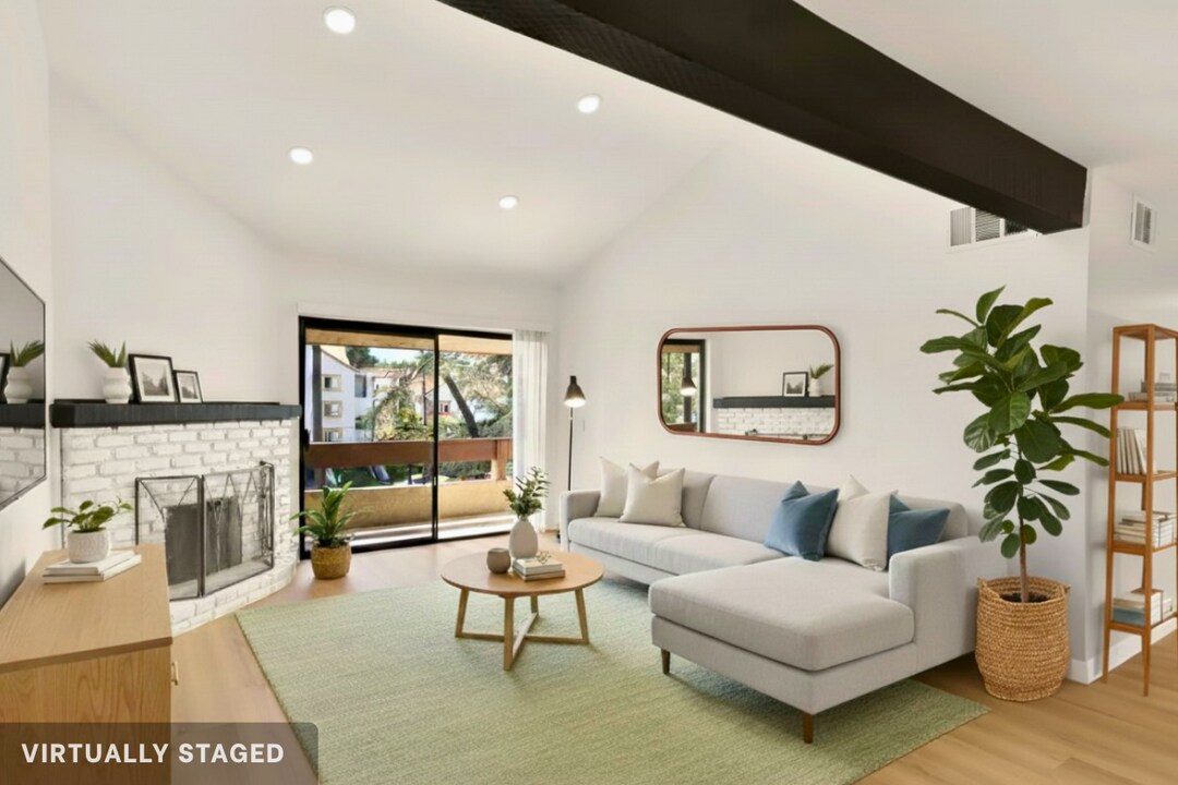 15155 Sherman Way, Unit 52 in Van Nuys, CA - Building Photo