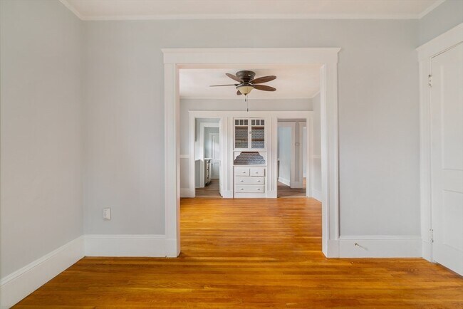36 Thingvalla Ave, Unit 36 in Cambridge, MA - Foto de edificio - Building Photo