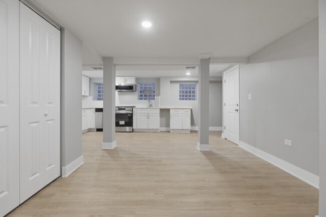 3716 N Racine Ave, Unit G in Chicago, IL - Foto de edificio - Building Photo