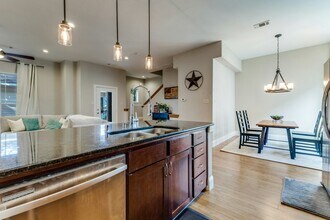 5914 Hudson St in Dallas, TX - Building Photo - Building Photo