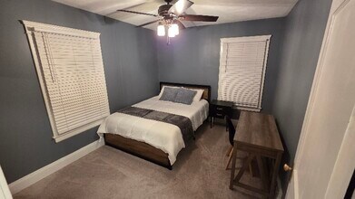 7318-7320 Wakefield Ave in Cleveland, OH - Foto de edificio - Building Photo