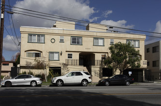 13041 Oxnard St in Van Nuys, CA - Building Photo - Building Photo