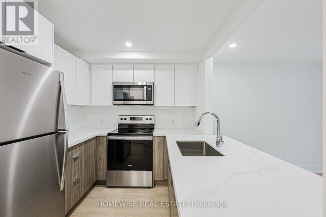 100 Liberty St N in Clarington, ON - Building Photo - Building Photo