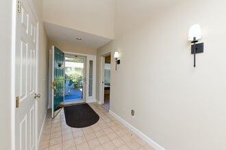 4 Bittersweet Ln in Bourne, MA - Building Photo - Building Photo