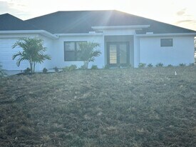 2601 NE Juanita Pl in Cape Coral, FL - Building Photo