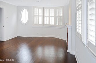 282 Bruce Park Ave, Unit 2 in Greenwich, CT - Building Photo - Building Photo