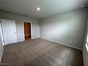 726 Oakridge Ave S in Lehigh Acres, FL - Building Photo - Building Photo