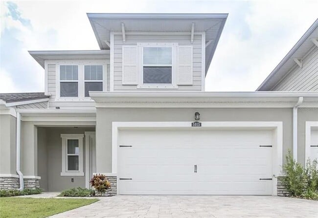 property at 5015 Course Dr