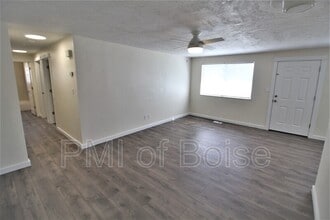 3240 W Malad St in Boise, ID - Building Photo - Building Photo