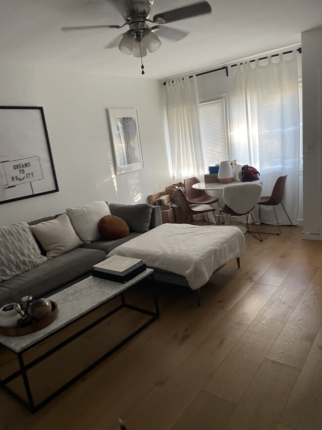 2202 Penmar Ave, Unit 2202 in Venice, CA - Building Photo - Building Photo
