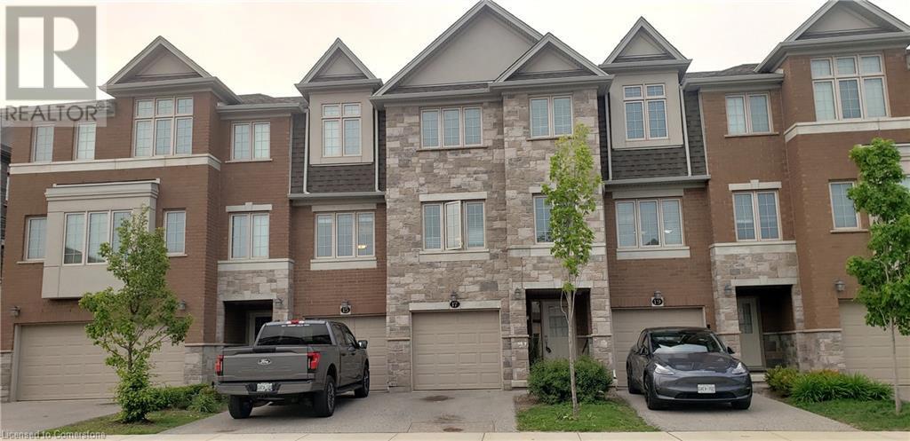 17 Sportsman Hill St in Kitchener, ON - Building Photo