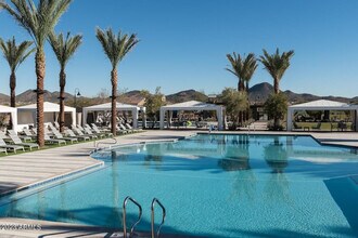 1966 W Hide Trl in Phoenix, AZ - Building Photo - Building Photo